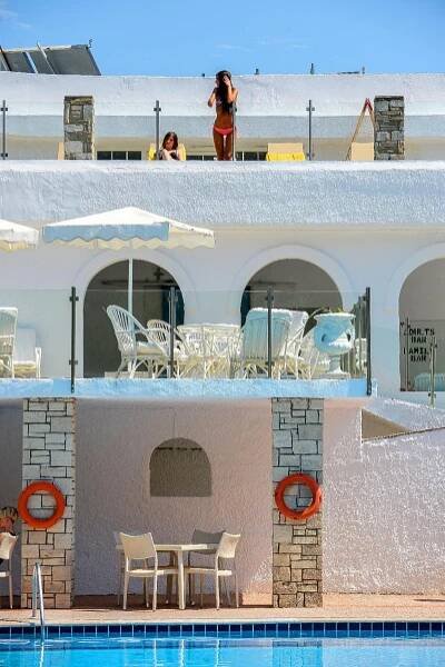 Poolside bar