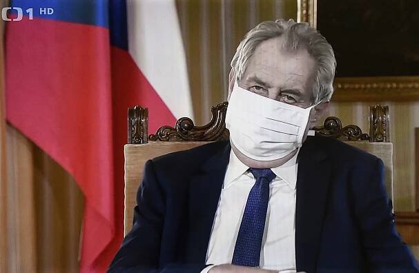 Společnost není mrtvá, ale je zraněná. My všichni bychom ji měli uzdravit, řekl prezident v projevu