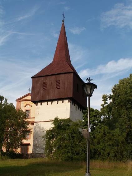 Kostel Všech svatých se zvonicí
