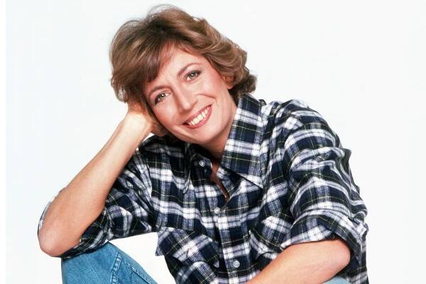 Penny Marshall, Director and 'Laverne and Shirley' Actress, Dead at 75