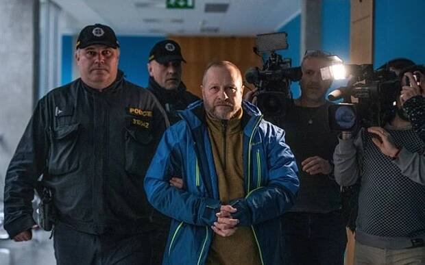 Krátce před zatýkáním se v Jihlavě uskutečnil večírek ředitele Veleva | PrahaIN 