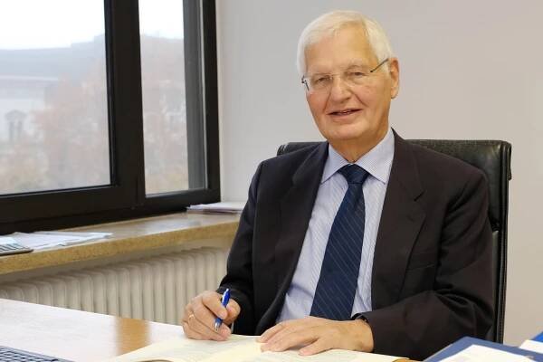 Wer wir sind — www.pichlmayr-stiftung.de