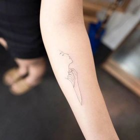 Tetování ve stylu minimalismu (45 fotografií): nejlepší minimalistické náčrtky ženských tetování, přehled kreseb na paži