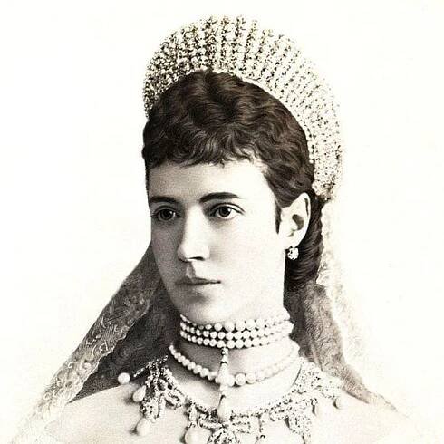 Dánská princezna šťastnou manželkou ruského cara. Porodila mu šest dětí, přišla však o všechny syny. Celkem čtyři