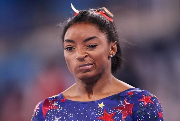 Simone Biles' Tokyo Olympics Off to Shaky Start but Golds Still in Reach