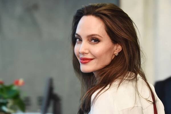 Angelina Jolie close-up