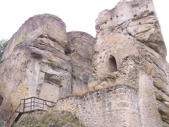 Fotogalerie hrad Helfenburk - Helfenburk u Úštěku (8/2006) - č. 1138510 | Turistika.cz