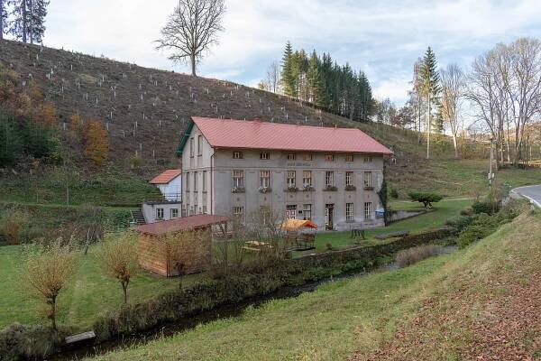 Soubor:Dřevíč, vodní mlýn 01.jpg – Wikipedie