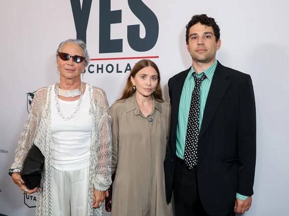 Ashley And Mary-Kate Olsen Offer Two Entirely Different Takes On Autumn Dressing