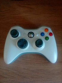 Xbox 360 + kinect + ovladač + hry - Počítače a hry