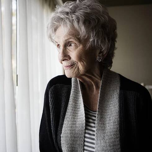 Nobel Prize-Winning Author Alice Munro Has Died at 92