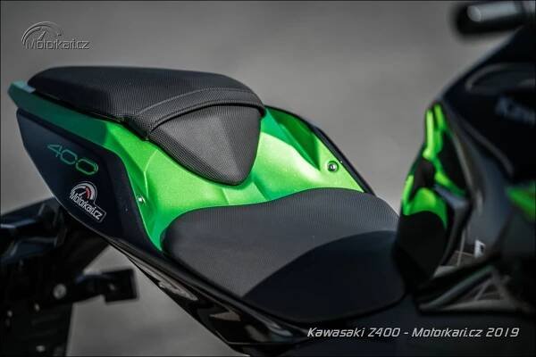 Kawasaki Z400 | Katalog motocyklů a motokatalog na Motorkáři.cz