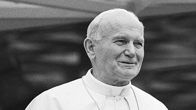 Svatý Jan Pavel II., vlastním jménem Karol Józef Wojtyła zvuk [karol juzef...