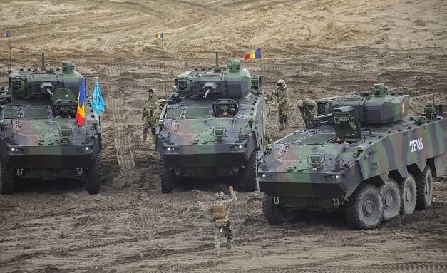 Obrněné transportéry Piranha V rumunské armády na cvičení Anakonda 23.