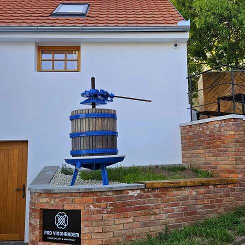 Galerie - POD VINOHRADEM