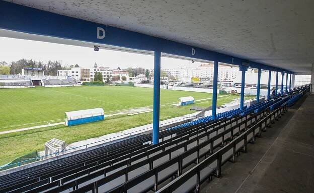 Rada města Letní stadion odložila