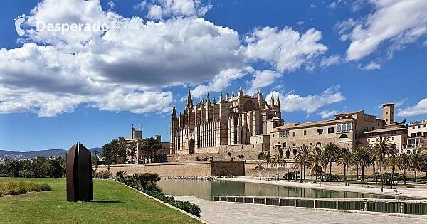 Palma de Mallorca je centrem turisticky velmi atraktivního regionu