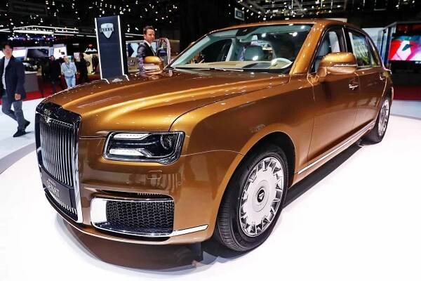 Aurus Senat slaví v Ženevě evropskou premiéru. Prohlédněte si Putinův hybrid do posledního detailu