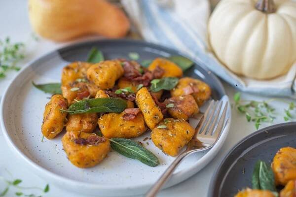 Recepty z dýně i po Vánocích – Dýňový krém, placičky a dýňové gnocchi - iMnam.cz