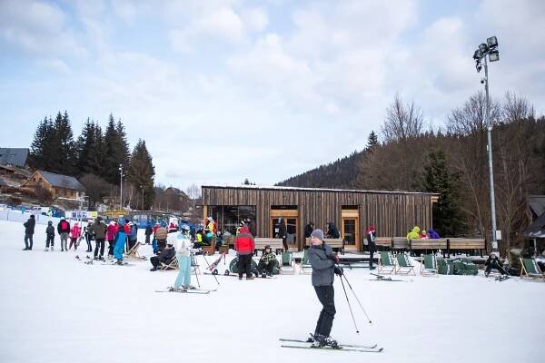 VIDEO: Ski areály na Bruntálsku přilákaly lyžaře z jižní Moravy i Vysočiny