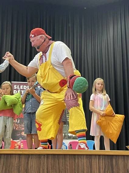 Společné vystoupení - Oficiální stránky ZŠ a MŠ Ostřešany