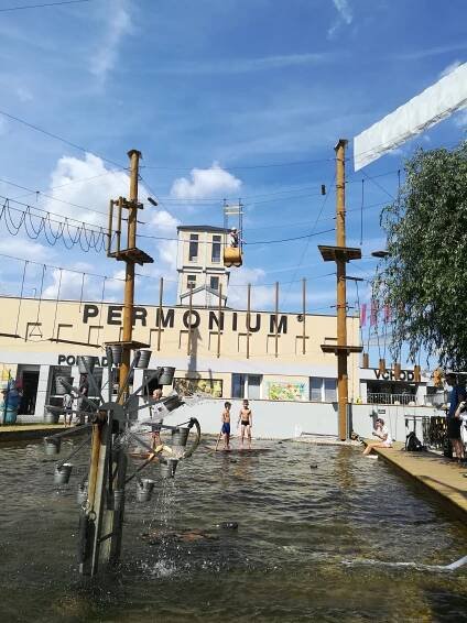 Permonium u Brna nabízí skvělé lanové centrum, pro menší plavbu na voru