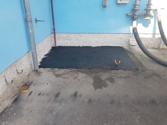 ZHOTOVENÍ ŽIVIČNÝCH PLOCH KOLEM NOVOSTAVBY. CENA 60.000,- KČ - Asfalt.cz