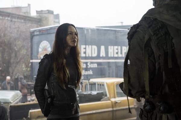 Falling Skies - Respite - Z filmu - Moon Bloodgood