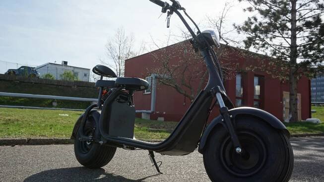 Elektrická koloběžka EcoWheel GR7 12Ah 1000W - žlutá