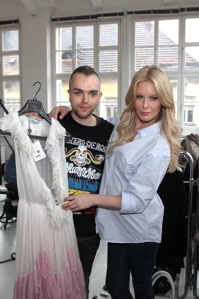 FOTO: Jan Pokorný a Simona Krainová. – stránka 52