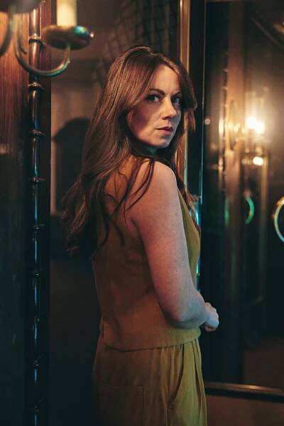 Alice Dwyer - NILS SCHWARZ PHOTOGRAPHY