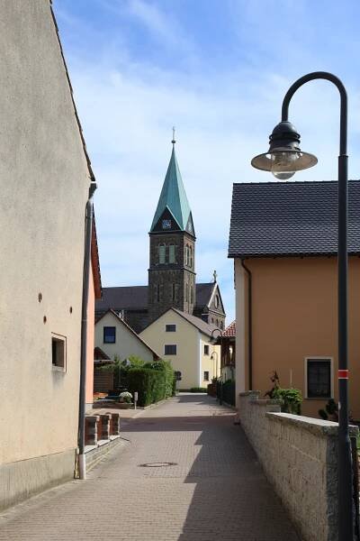 Soubor:Radibor - Alte Poststraße + Maria Rosenkranzkönigin 02 ies.jpg – Wikipedie