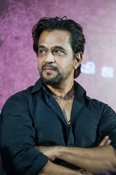 Arjun Sarja : Net Worth, Height, Weight, Age, Affairs, Wiki, Facts and Figures 12