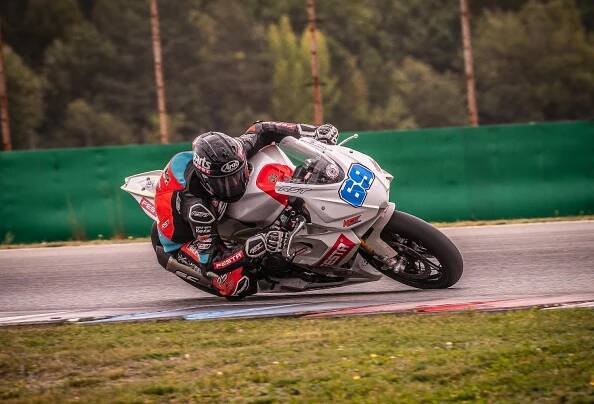 Brněnské double v Supertwinech pro Petra Najmana - eva-moto.com