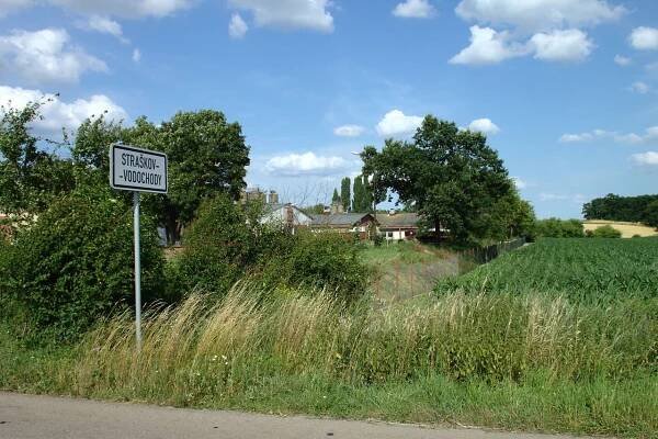 Straškov-Vodochody - ubytování, počasí, foto, tipy na výlet, informace