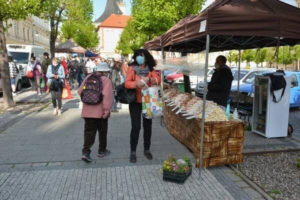 OBRAZEM: Tradiční lounské farmářské trhy proběhly letos poprvé