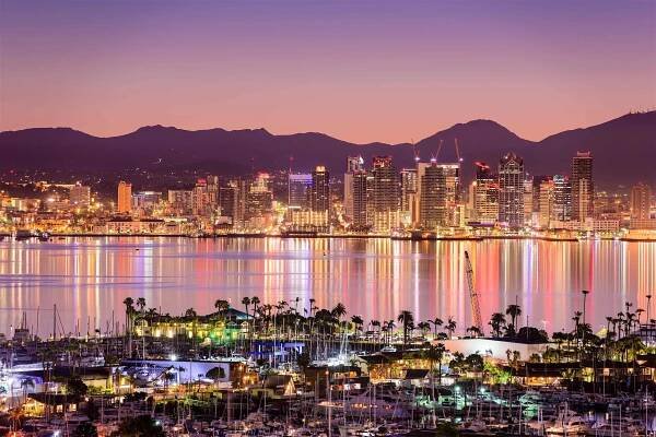 SAN-DIEGO-SKYLINE-NIGHT.jpg