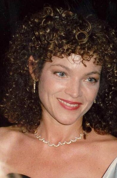 Soubor:Amy Irving cropped.jpg