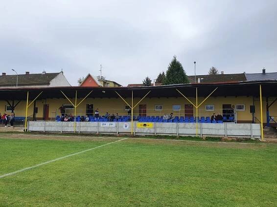 Podívejte se: fotbalisté Malenovic oslavili 90 let, chlubí se novou tribunou