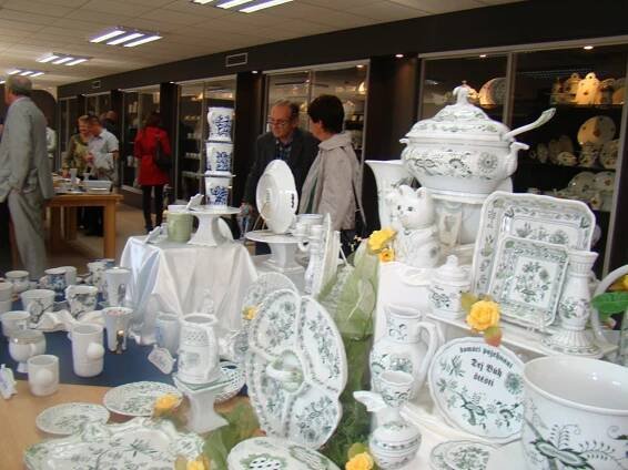 Dubské „íčko“ i Dům porcelánu s modrou krví opět fungují