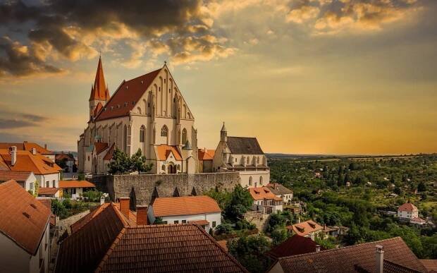 Znojmo u Národního parku Podyjí v Penzionu Blanka s polopenzí, lahví vína a balíčkem slev + venkovní bazén