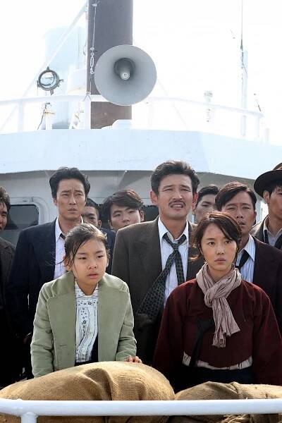 Ji-sub So, Su-an Kim, Jeong-min Hwang, Jeong-hyeon Lee, Sung-il Park - Útěk z Hašimy - Z filmu