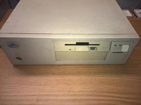 IBM PS/2 model 9556 (486, FDD 2.88MB, 8MB RAM, SCSI HDD, WIN 95) - Počítače a hry