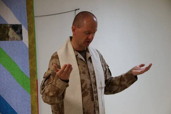 Hlavní náplní vojenských duchovních je služba přítomnosti, říká hlavní kaplan AČR Jaroslav Kníchal - ARMYmag.cz