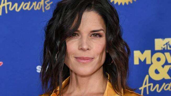 Neve Campbell - Biography