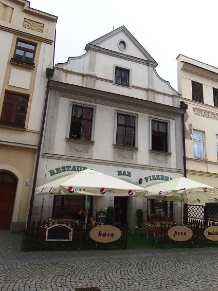 Soubor:Krnov, Hlavní náměstí 35.JPG – Wikipedie