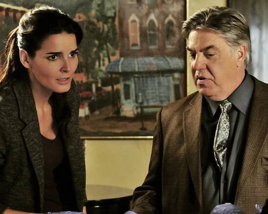 Rizzoli & Isles: Vraždy na pitevně - Starý známý - Z filmu - Angie Harmon, Bruce McGill