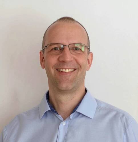  Peter Schneider