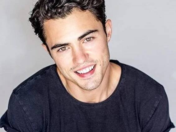 Darren Barnet