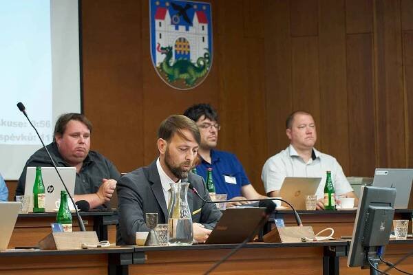 Starosta Trutnova Michal Rosa při pondělním zasedání zastupitelstva.